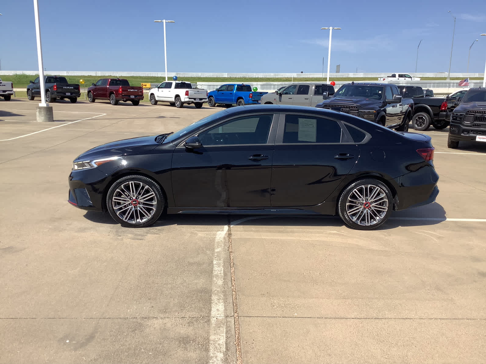 2022 Kia Forte GT photo 4