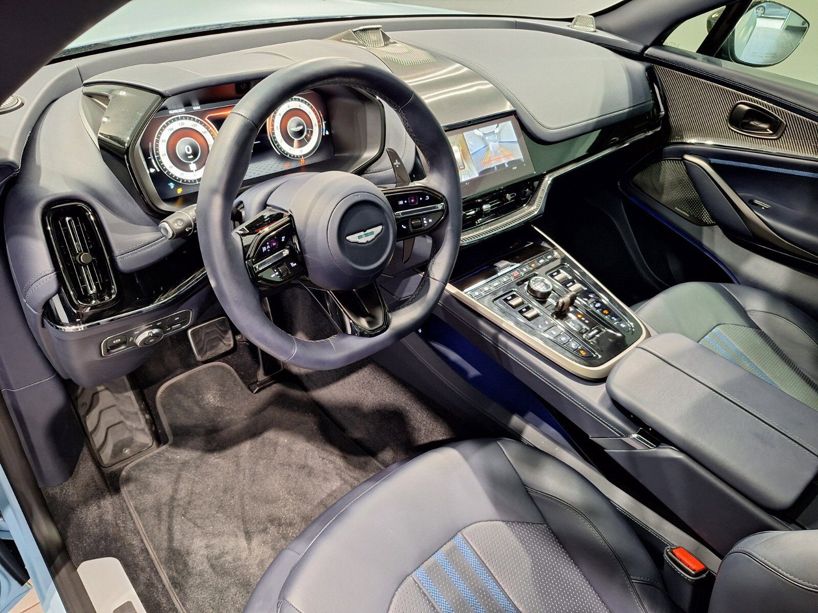 2025 Aston Martin DBX AM8 DBX707 photo 3