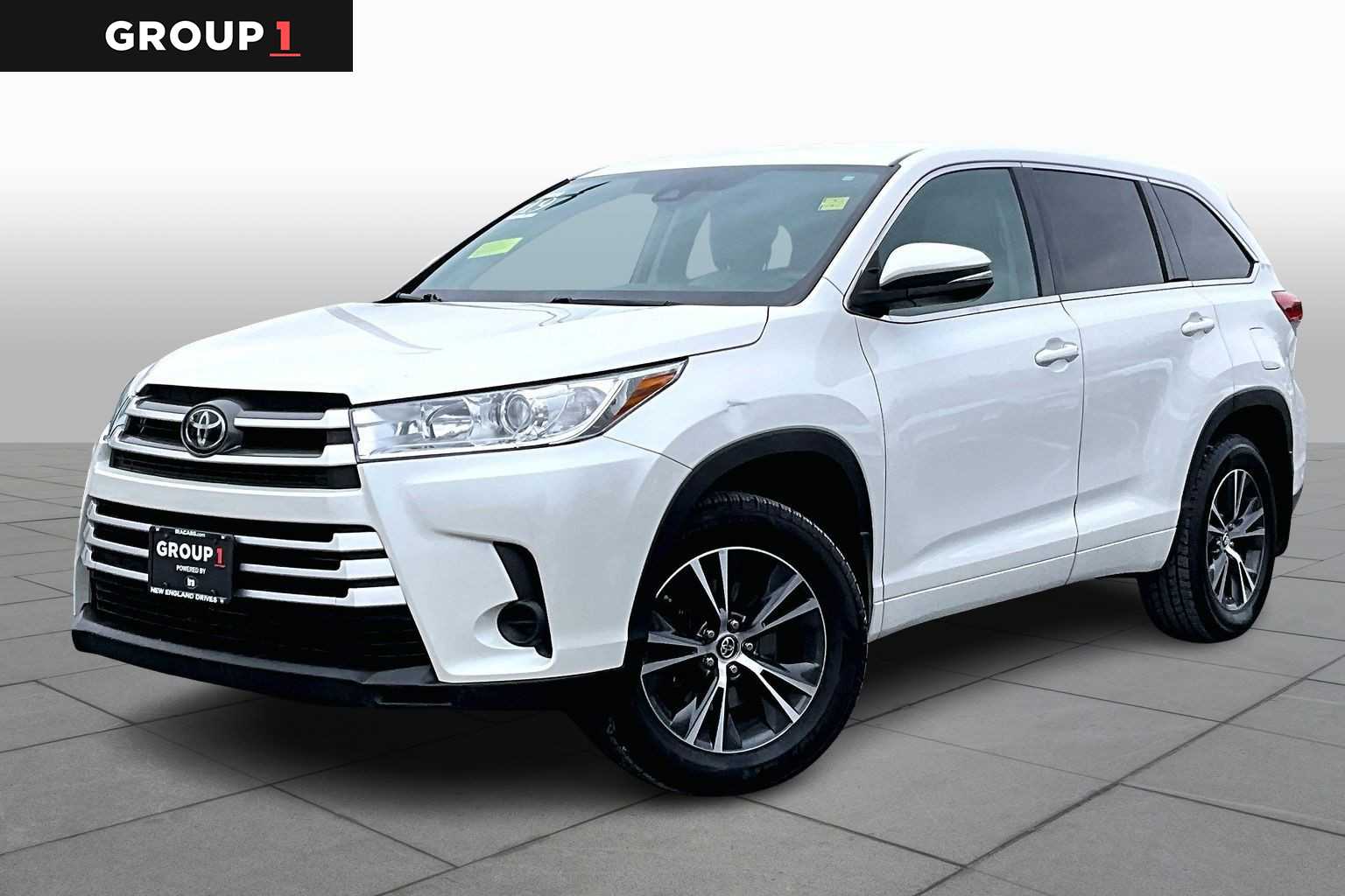 2018 Toyota Highlander LE's photo