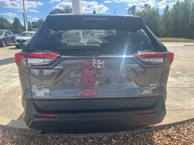 2022 Toyota RAV4 XLE Premium photo 4