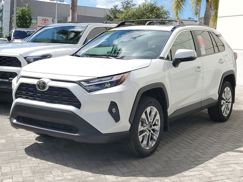 2025 Toyota RAV4 XLE Premium's photo