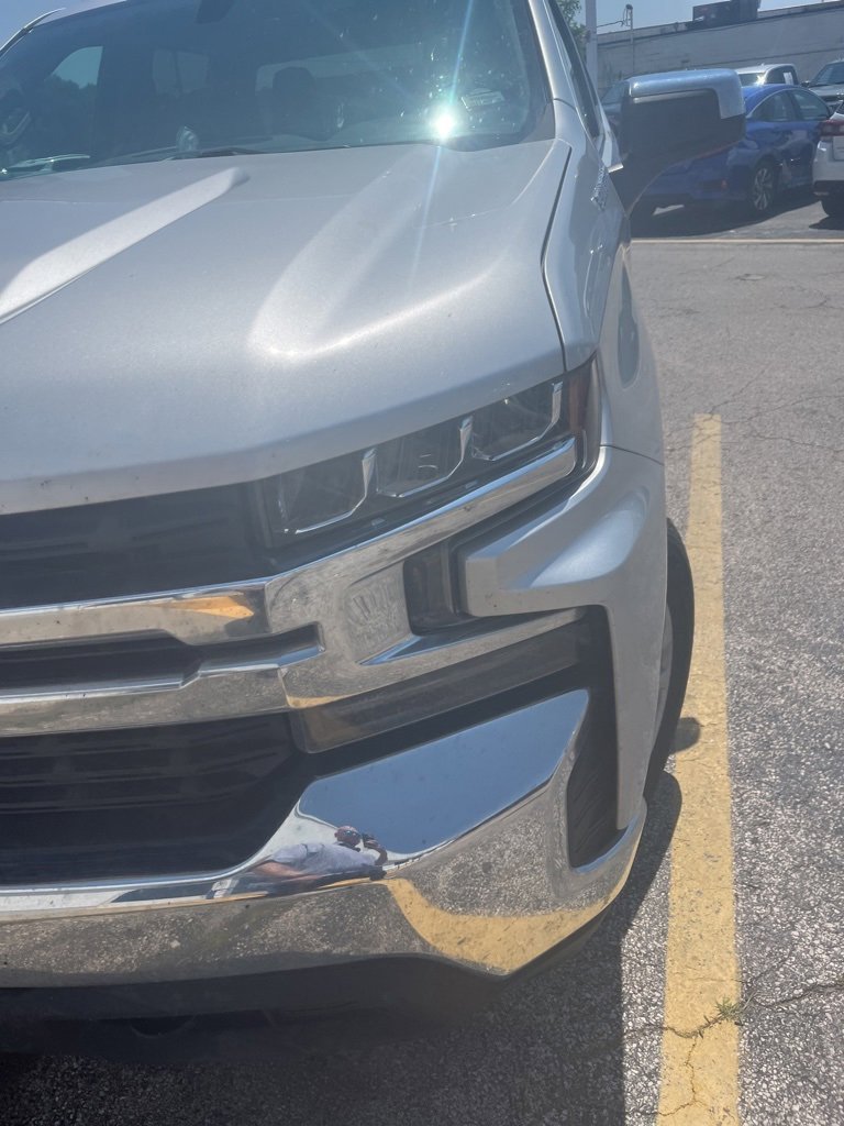 2022 Chevrolet Silverado 1500 LT photo 3