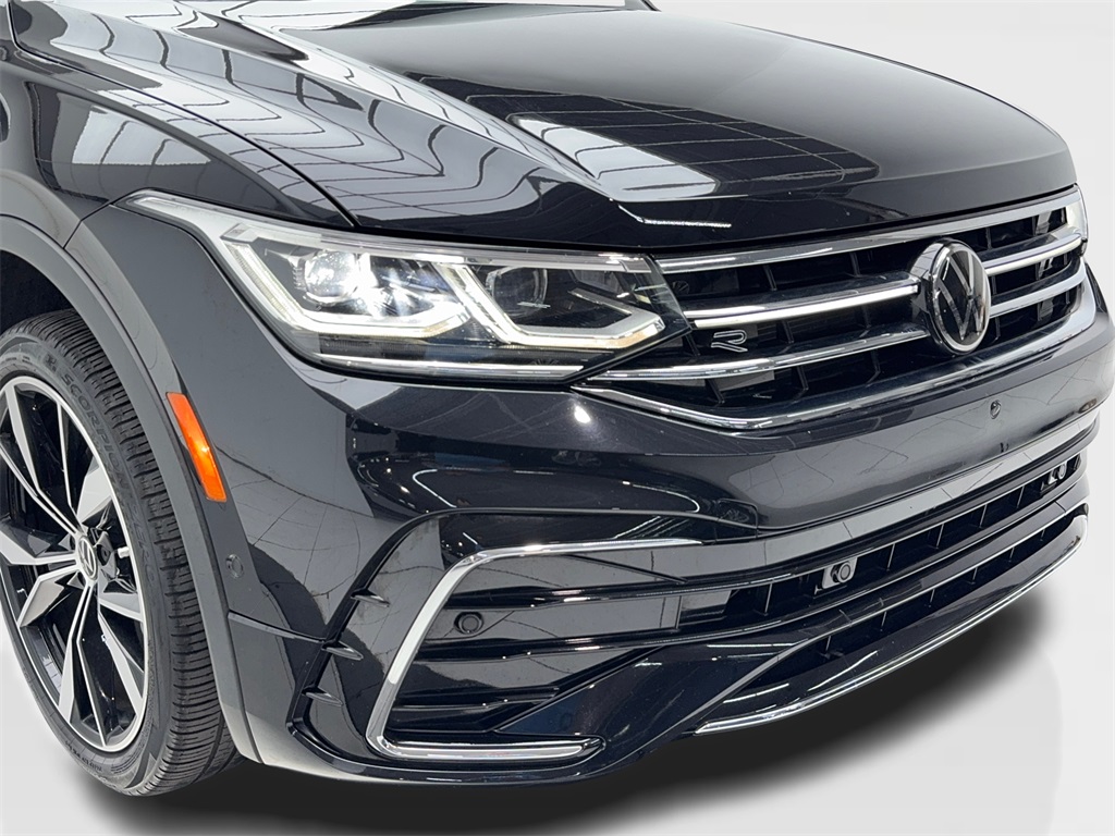 2023 Volkswagen Tiguan SEL R-Line Black photo 3