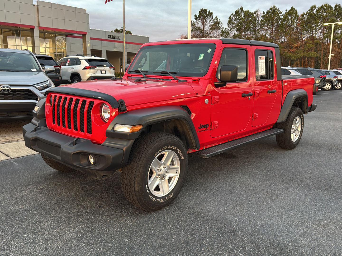 2020 Jeep Gladiator Sport S's photo