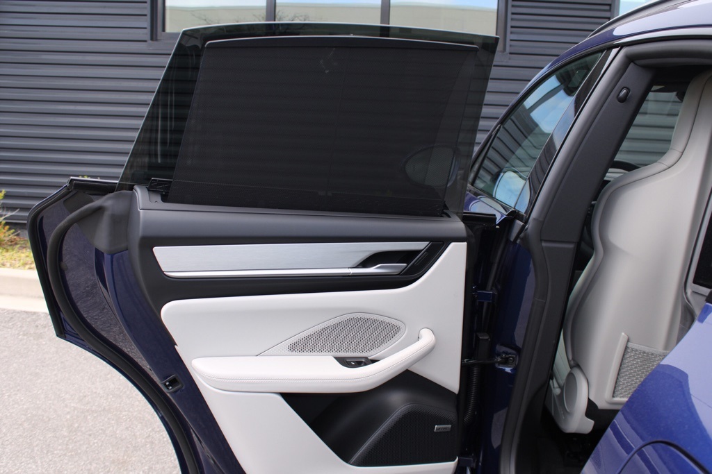 2025 Porsche Macan Electric photo 25