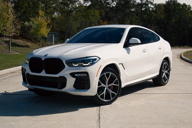 2021 BMW X6 40i's photo