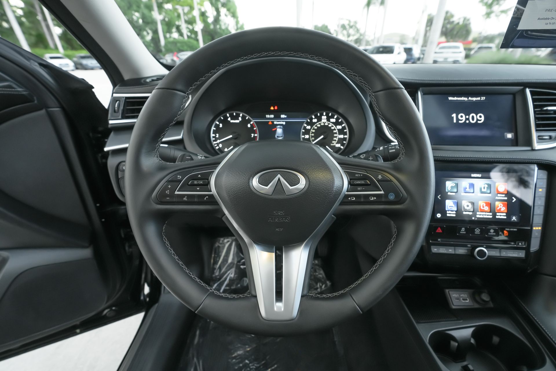 2025 Infiniti QX50 Luxe AWD photo 7