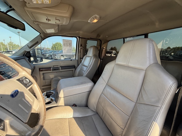 2008 Ford F-350 Lariat photo 13