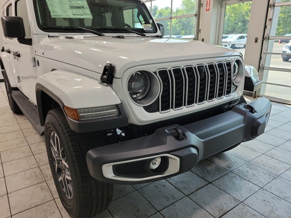 2025 Jeep Wrangler Sahara photo 25