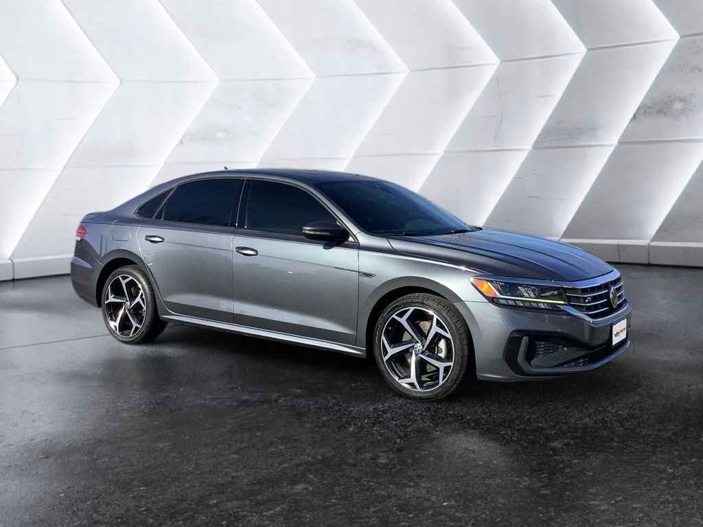 2021 Volkswagen Passat R-Line's photo