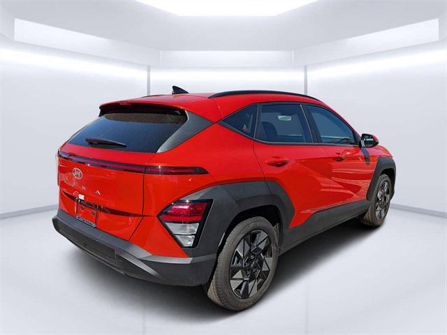 2025 Hyundai Kona SEL photo 2