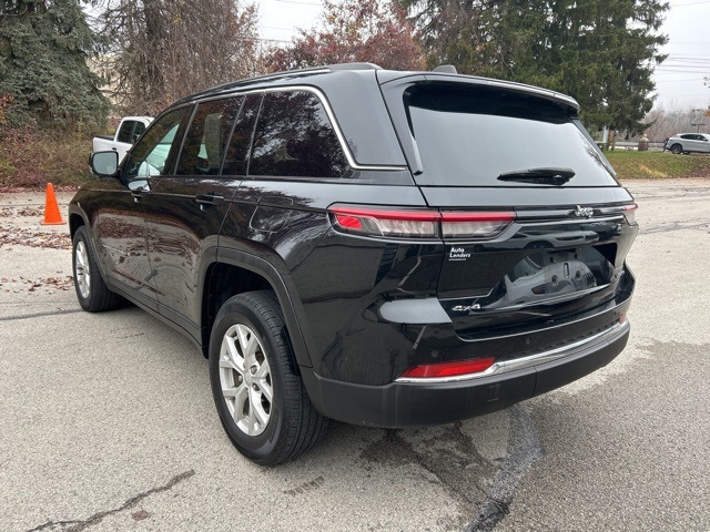 2023 Jeep Grand Cherokee Limited photo 3