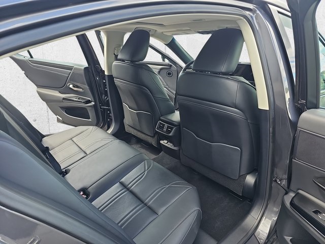 2024 Lexus ES 300h Luxury photo 11
