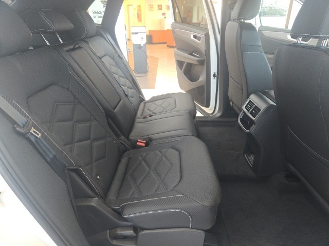 2025 Volkswagen Atlas Cross Sport SE photo 12