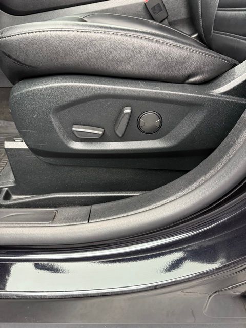 2022 Ford Edge SEL photo 31