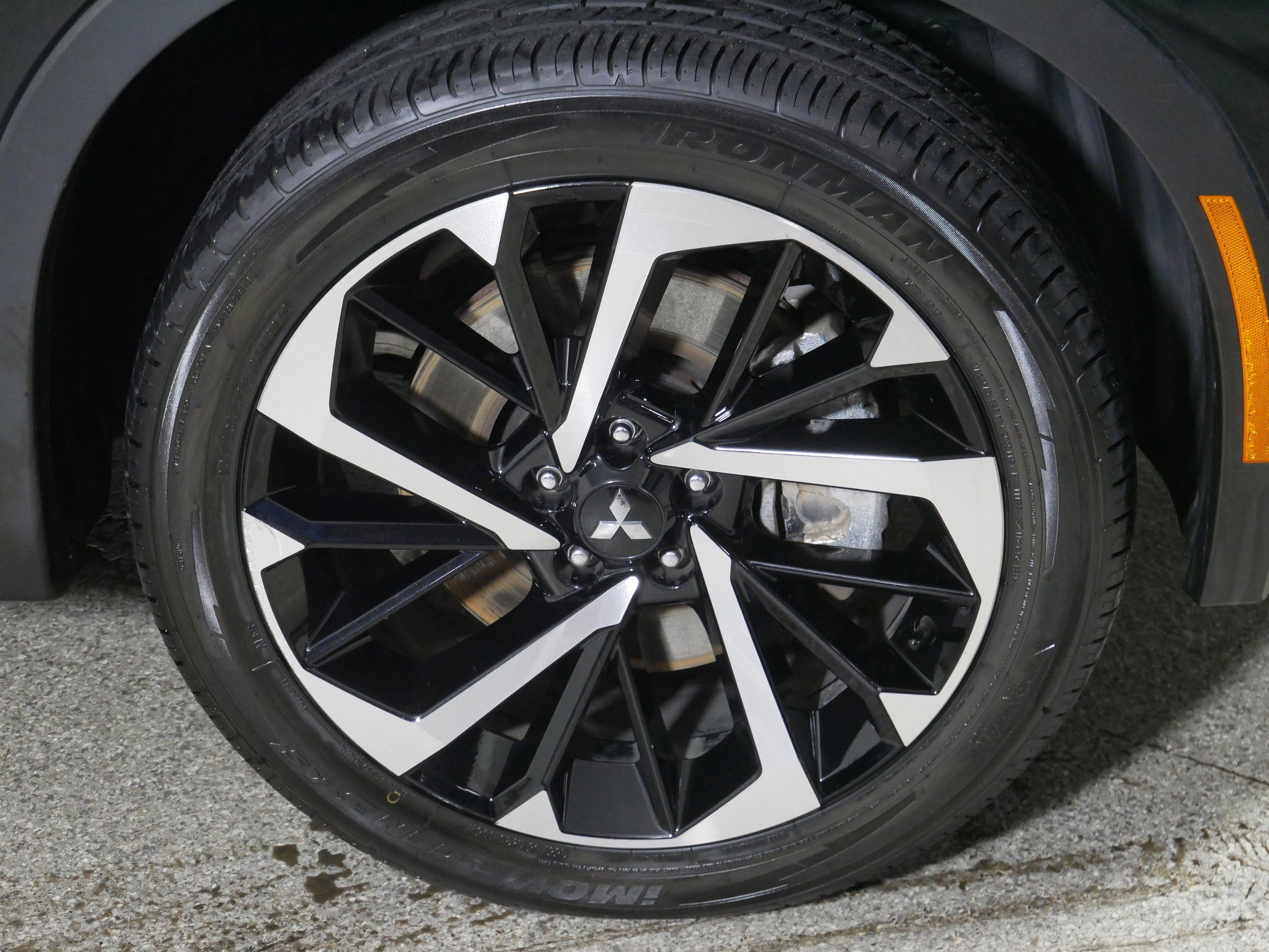2024 Mitsubishi Outlander SE photo 15