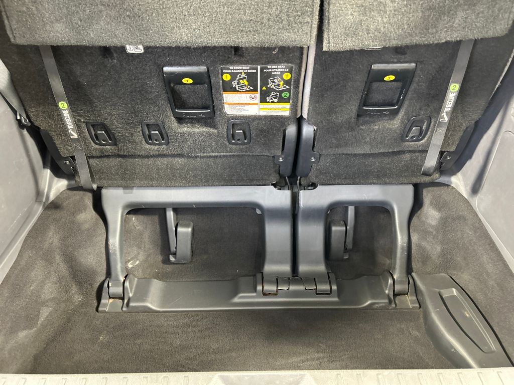 2021 Toyota Sienna XLE photo 32