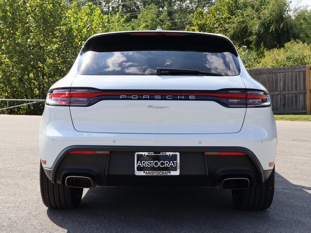 2025 Porsche Macan T photo 7