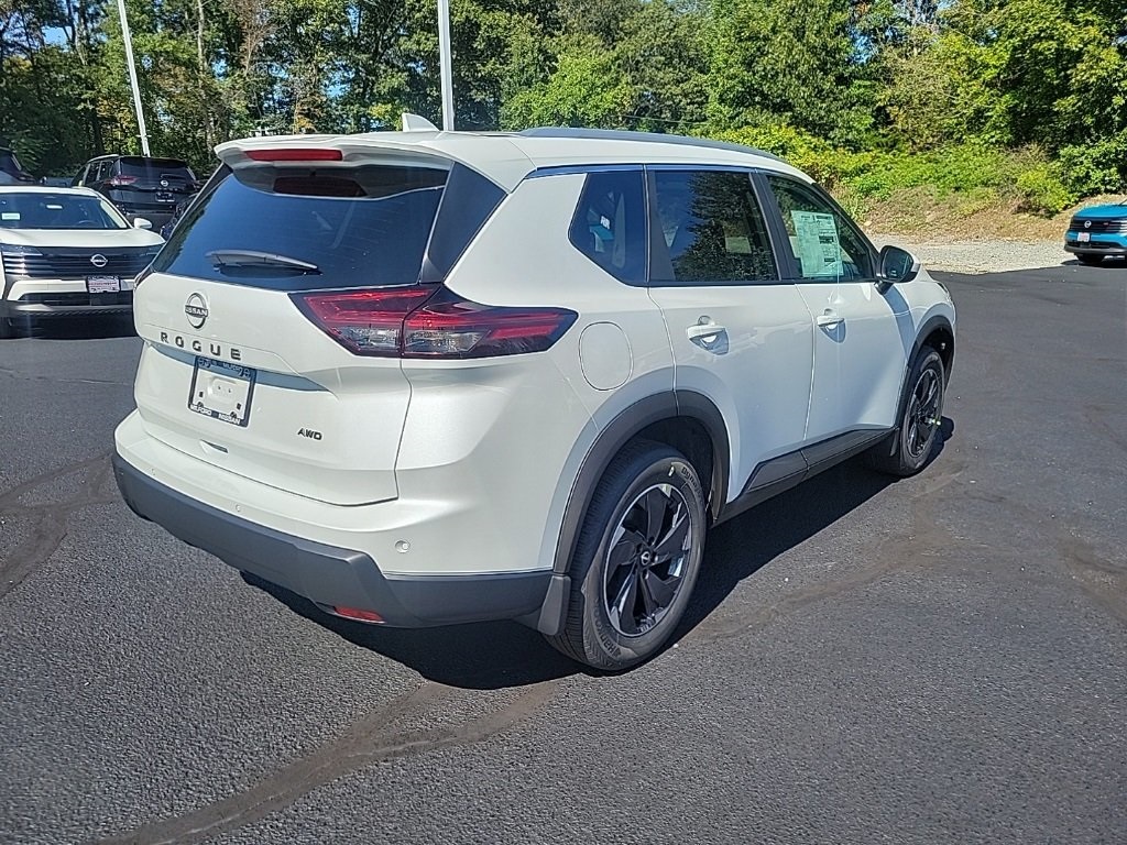 2026 Nissan Rogue SV photo 3