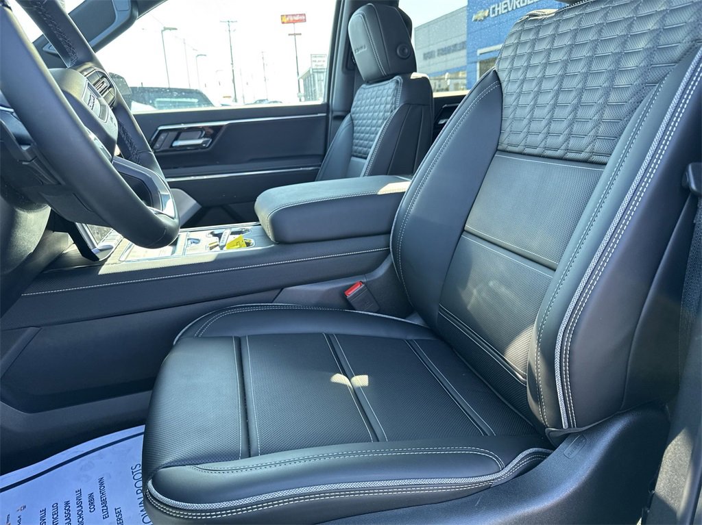 2025 Gmc Sierra EV Denali photo 17