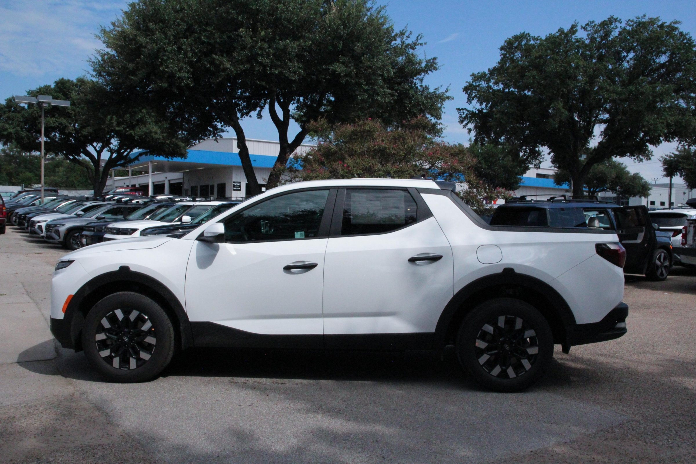 2026 Hyundai Santa Cruz SE photo 4