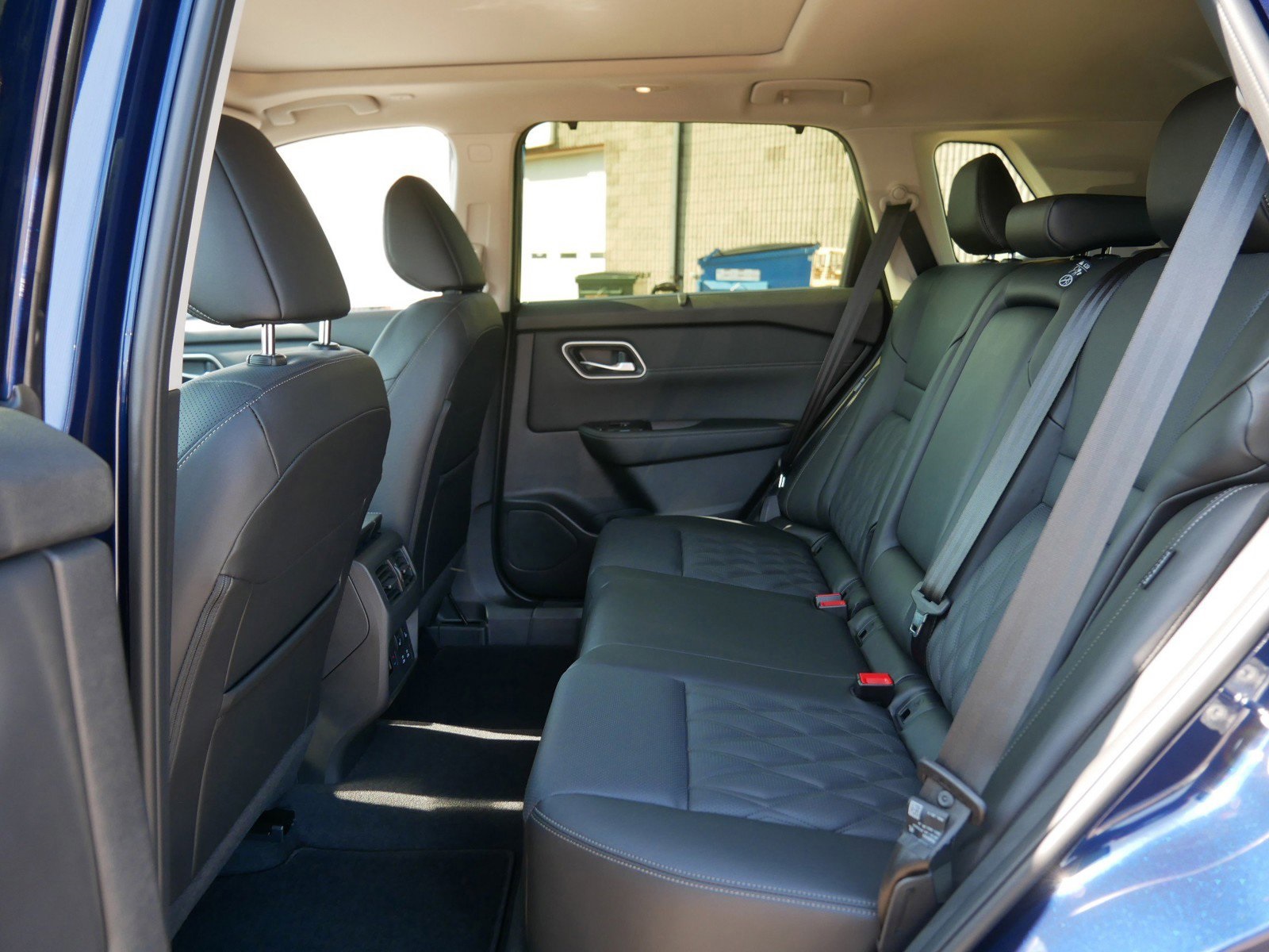 2026 Nissan Rogue Platinum photo 6