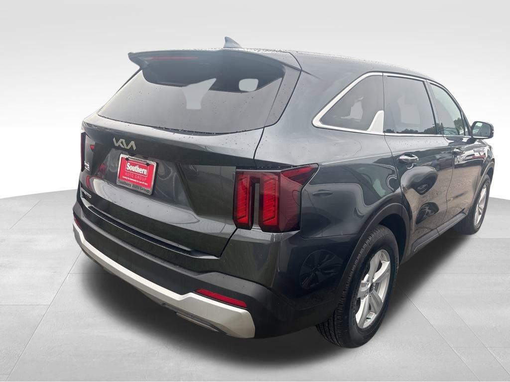 2025 Kia Sorento LX photo 11