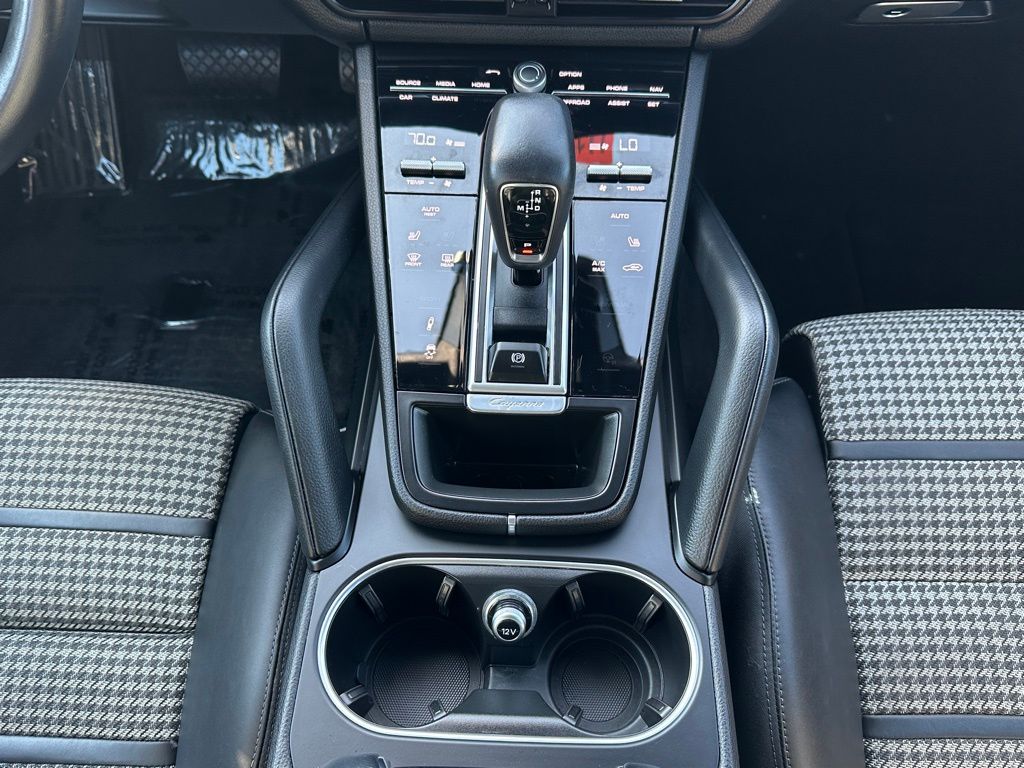 2022 Porsche Cayenne Coupe Base photo 30