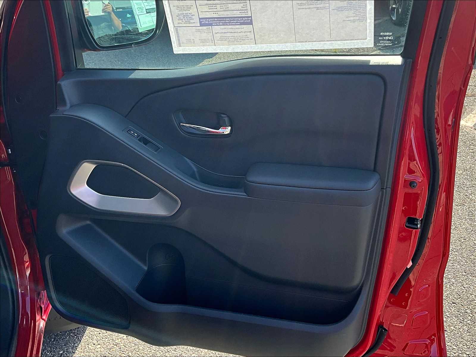 2025 Nissan Frontier SV photo 10