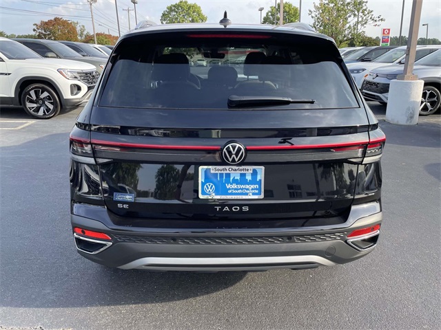 2025 Volkswagen Taos SE photo 5