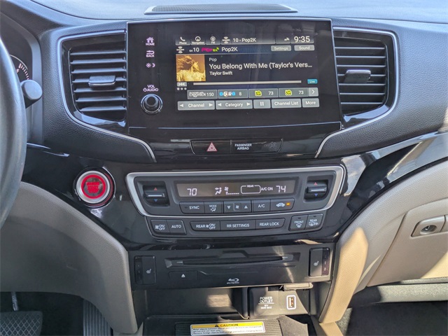2022 Honda Pilot Touring photo 17