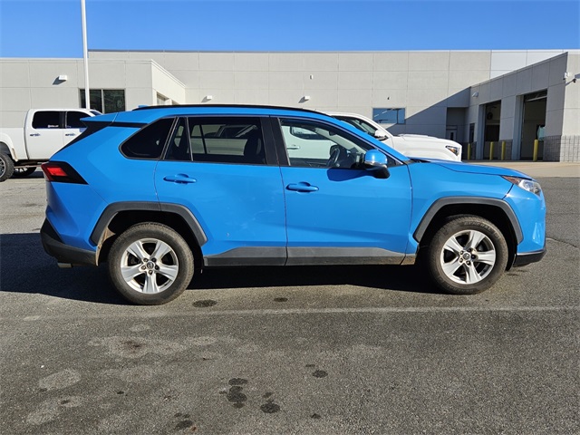 2020 Toyota RAV4 XLE photo 9