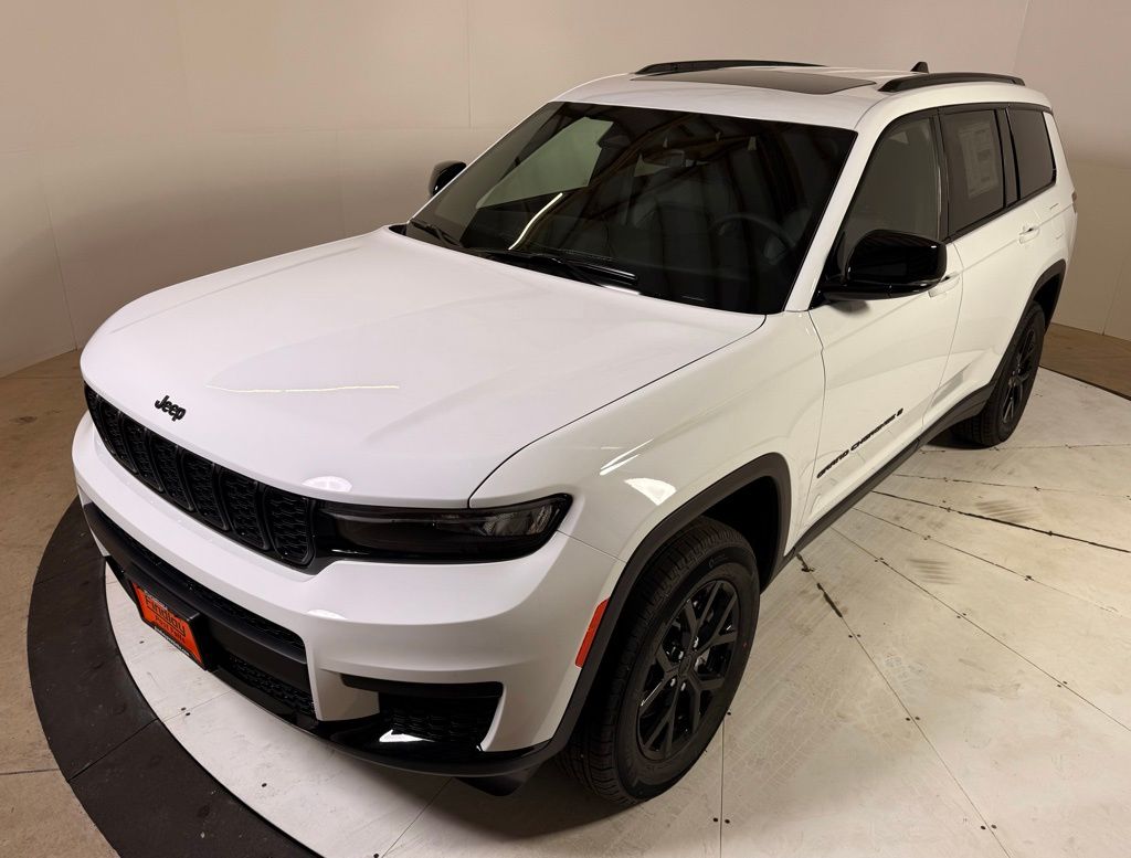 2025 Jeep Grand Cherokee Altitude X photo 3