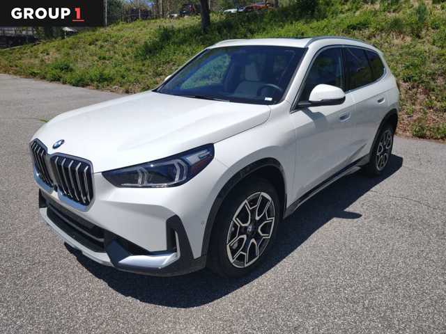 2025 BMW X1 28i's photo