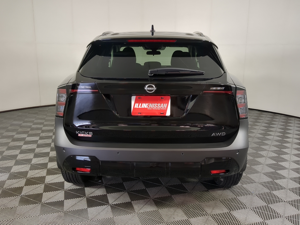 2025 Nissan Kicks SV photo 3
