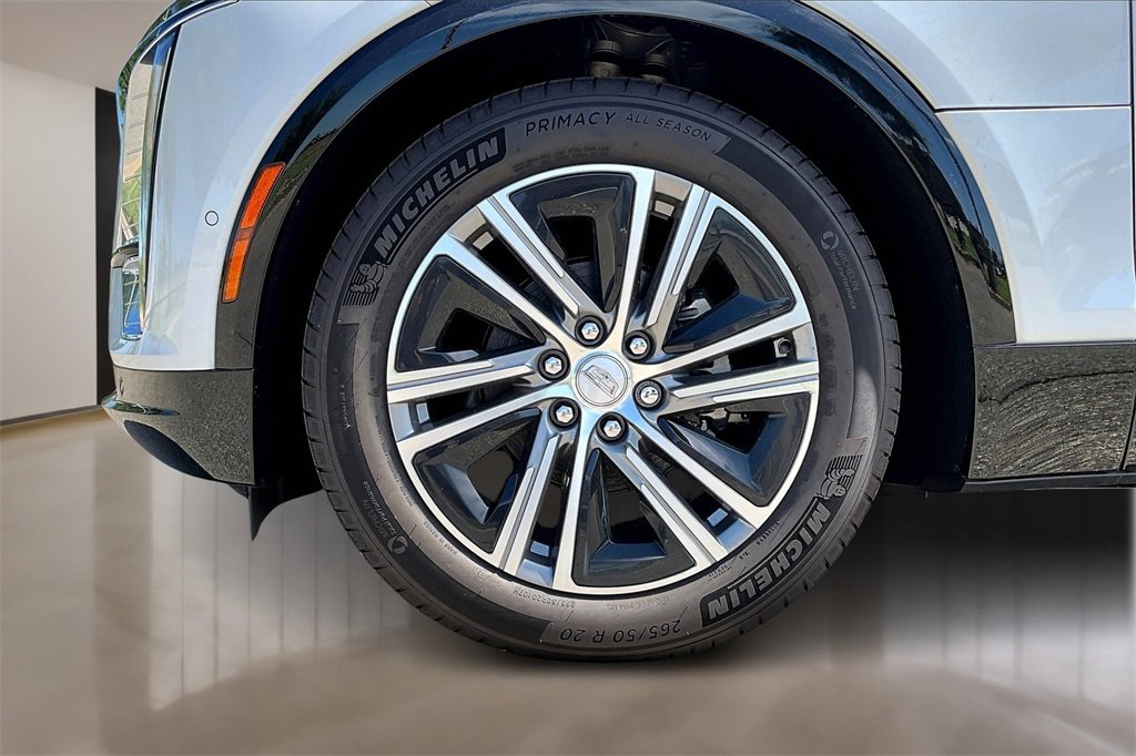 2025 Cadillac Lyriq Luxury photo 12