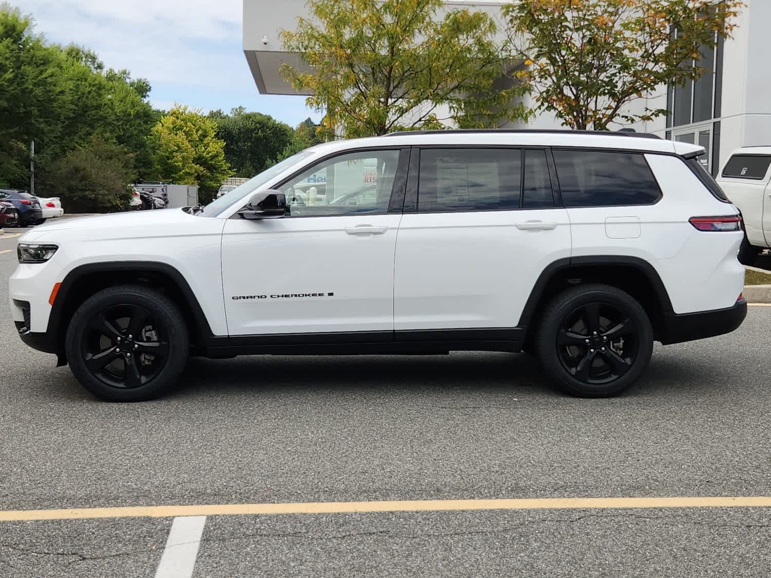 2022 Jeep Grand Cherokee Altitude photo 4