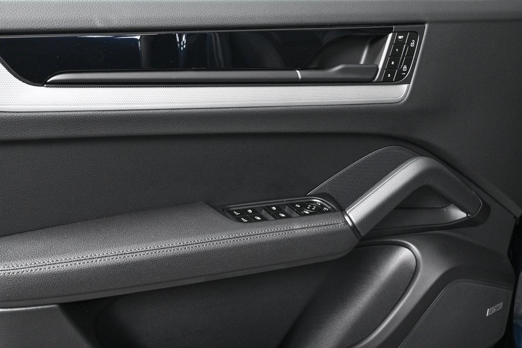 2026 Porsche Cayenne Coupe photo 6