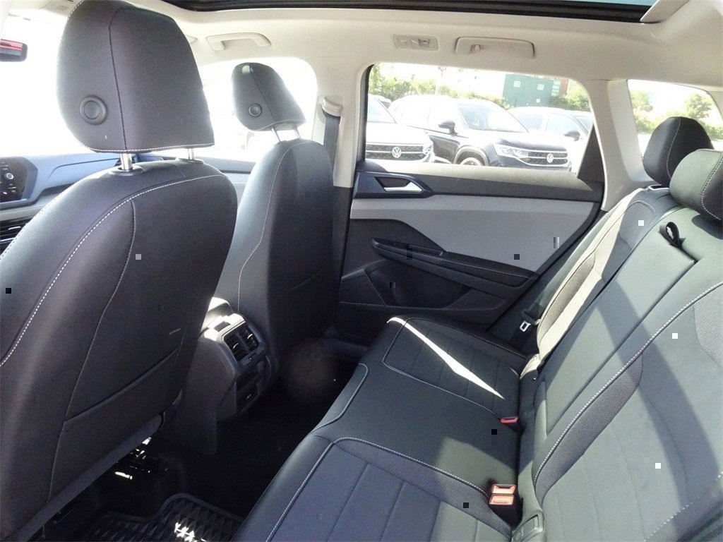2024 Volkswagen Taos SE photo 12