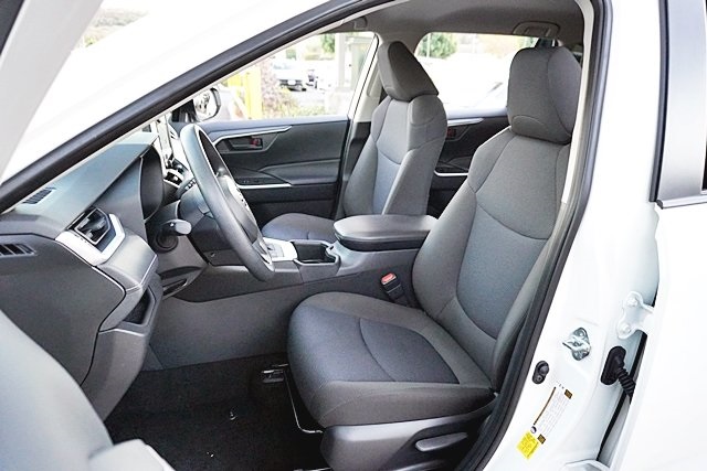 Used 2025 White Toyota LE image 14