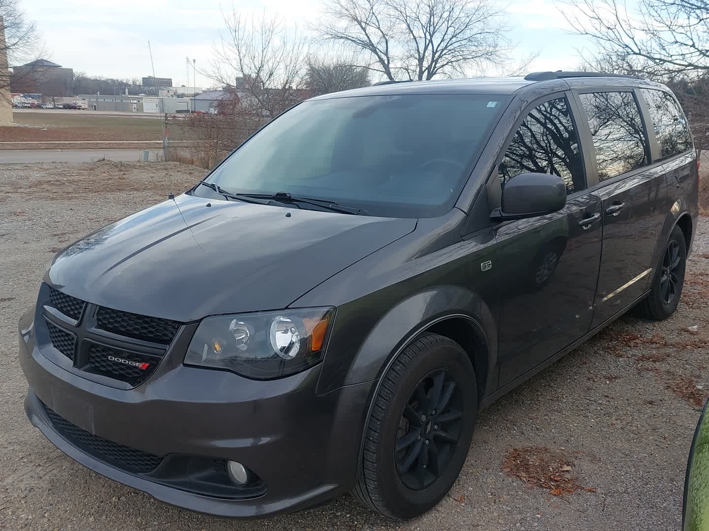 2019 Dodge Grand Caravan SXT Anniversary Edition photo 3