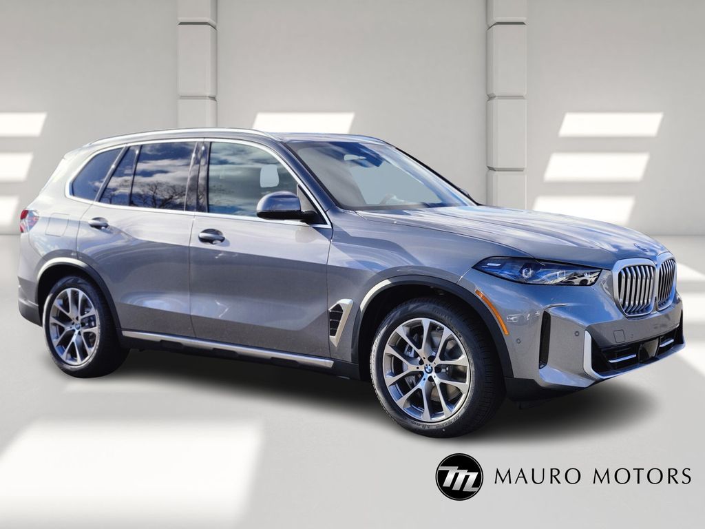 2026 BMW X5 50e's photo