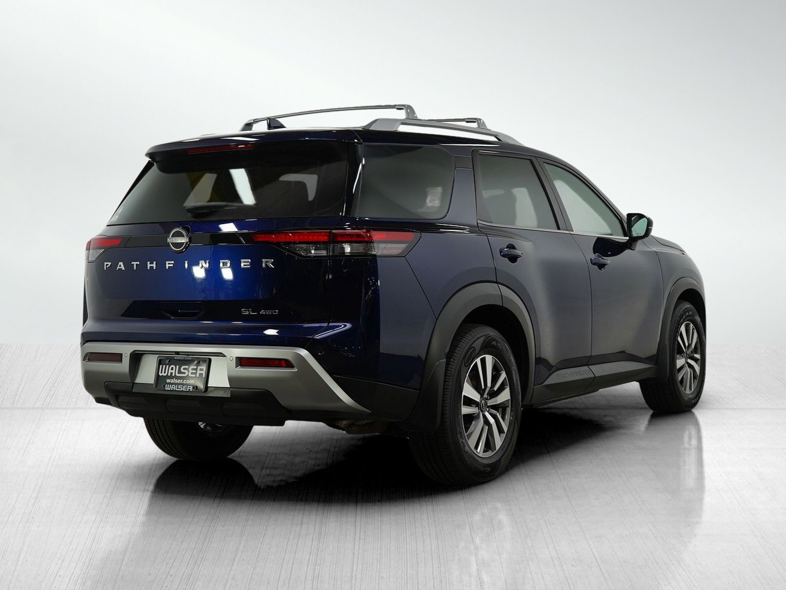 2022 Nissan Pathfinder SL photo 4
