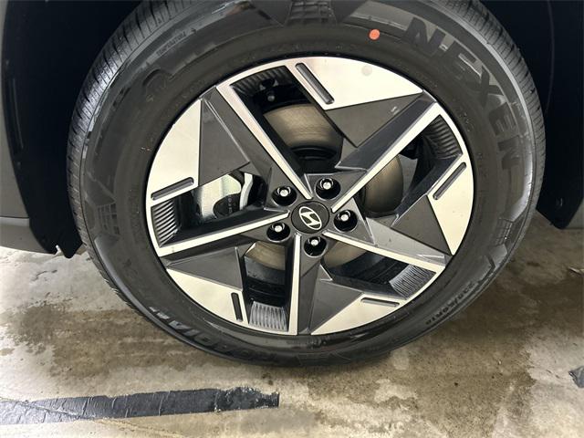 2026 Hyundai Tucson Hybrid SEL Sport photo 2