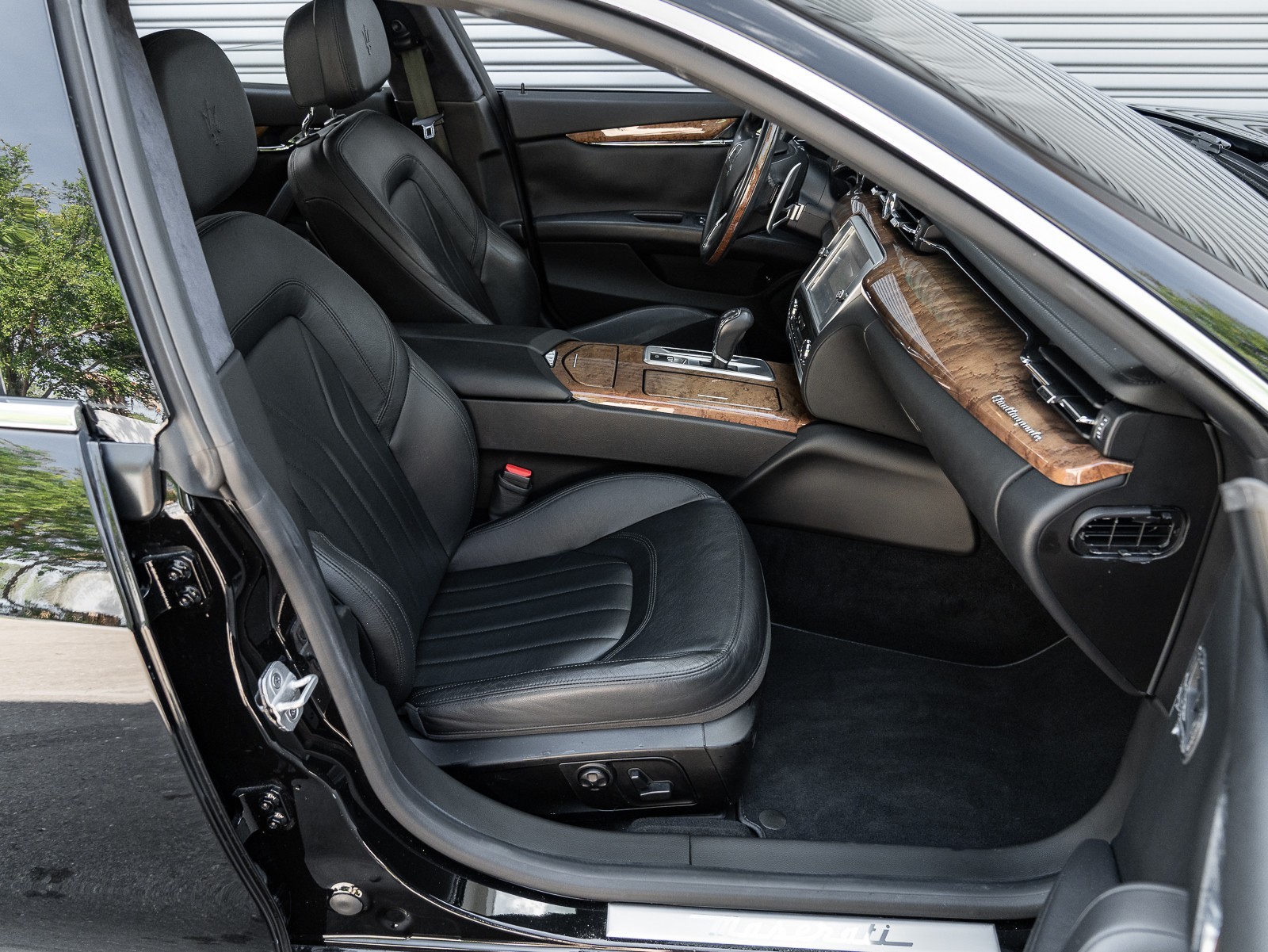 2014 Maserati Quattroporte GTS photo 32