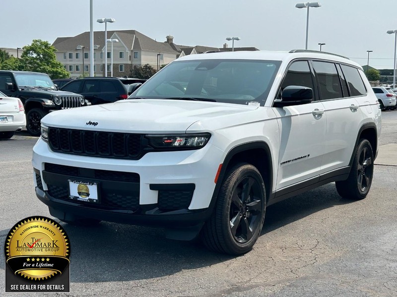 2023 Jeep Grand Cherokee Altitude photo 4