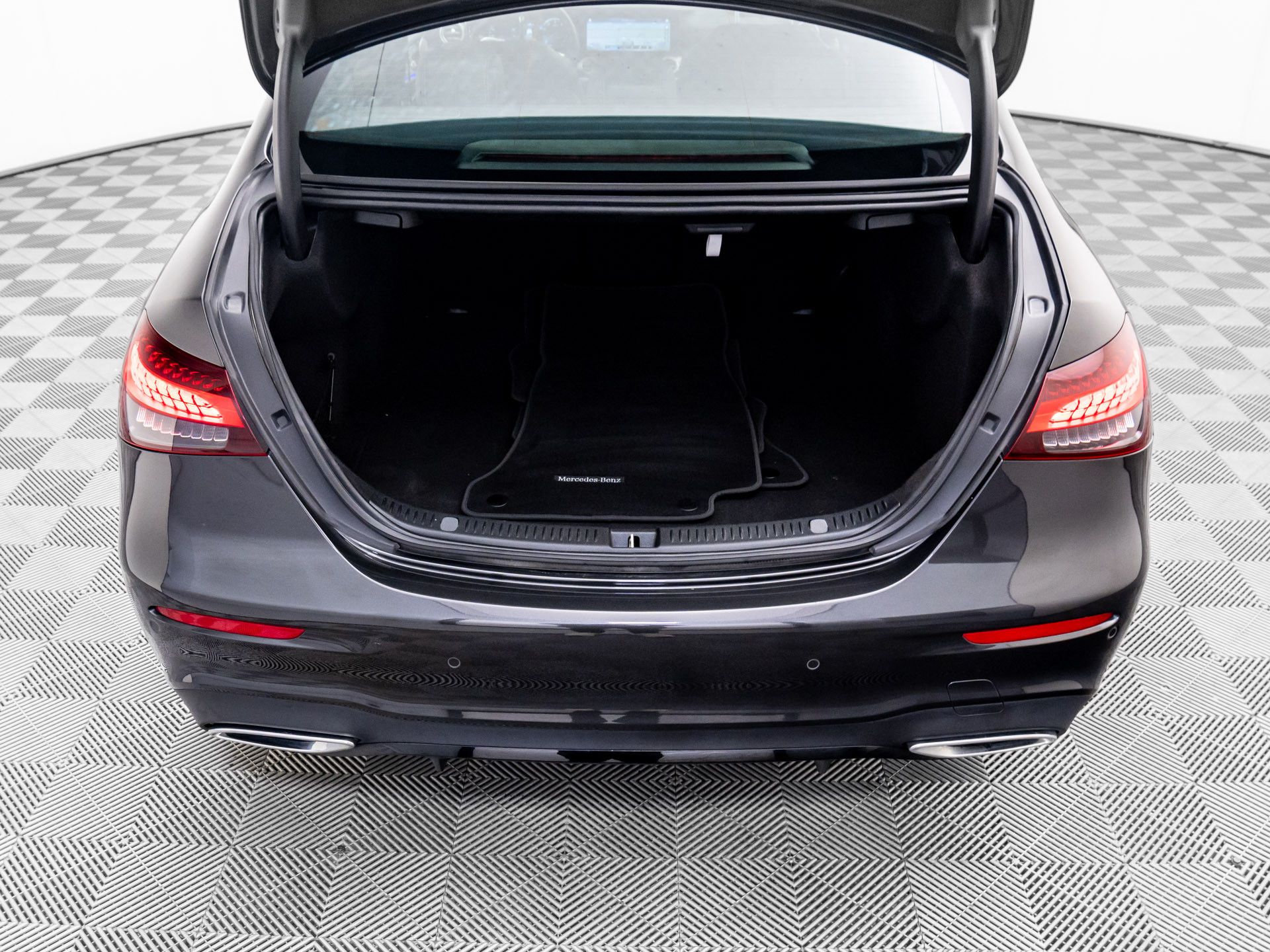 2022 Mercedes Benz E 450 4MATIC photo 26