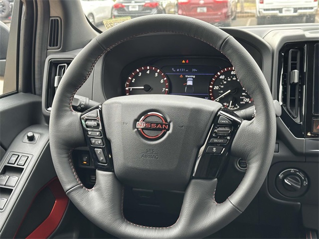2025 Nissan Frontier PRO-4X photo 3