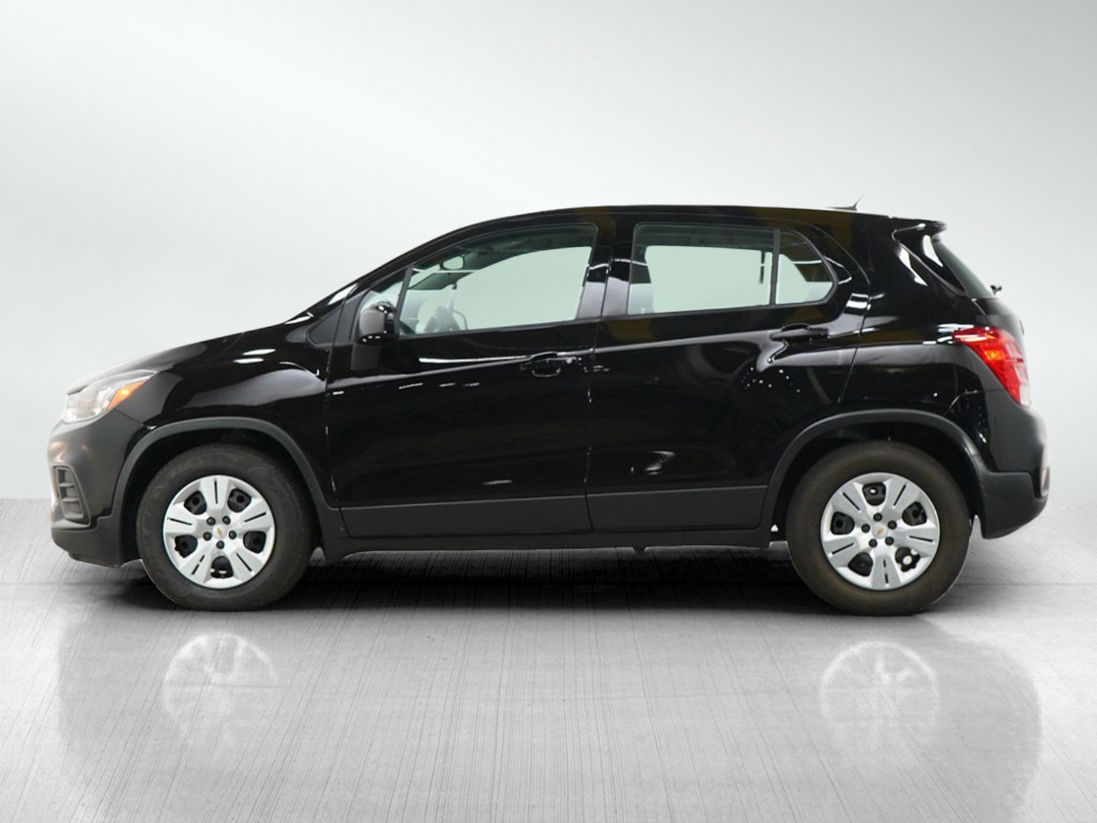 Used 2019 Chevrolet Trax LS with VIN 3GNCJKSB3KL141713 for sale in Burnsville, Minnesota