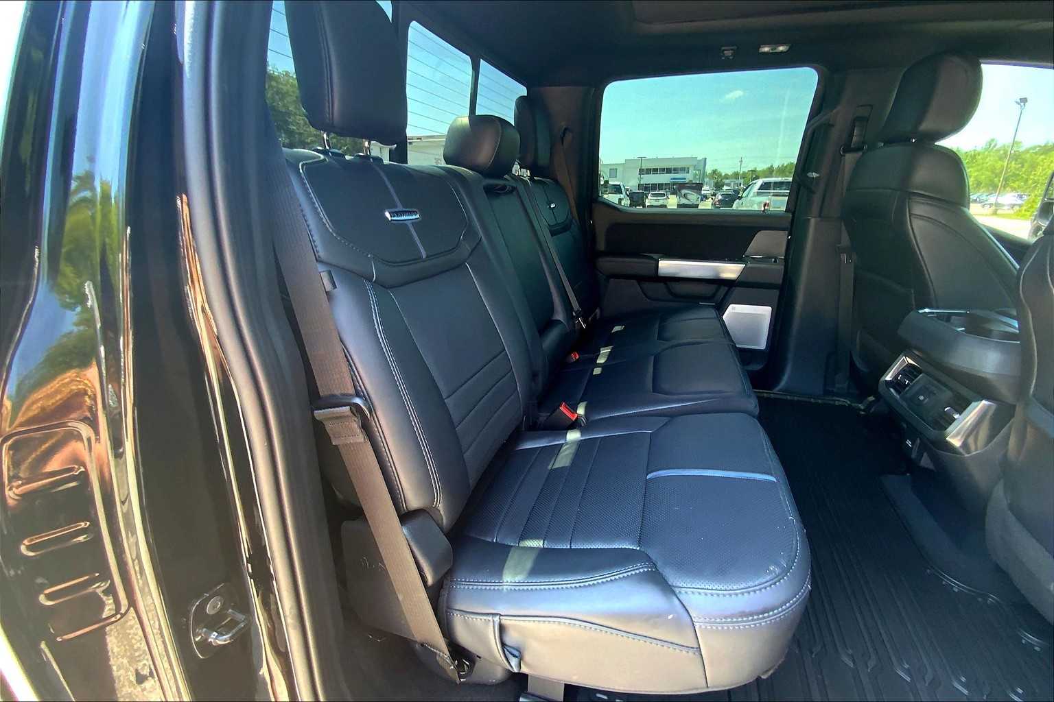 2025 Ford F-350 Platinum photo 18